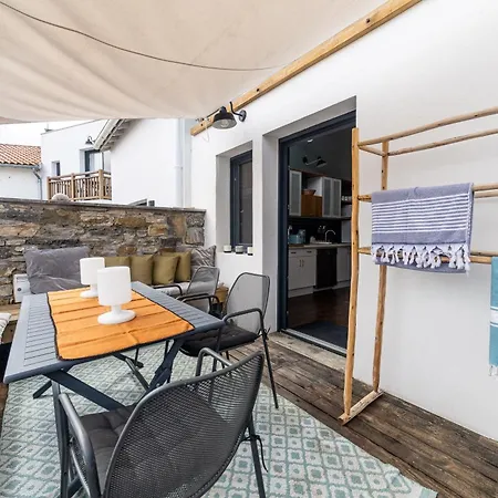 Surf 300m De La 公寓